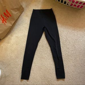 All black aerie leggings